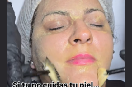 Sesión de cuidado facial con técnicas y productos coreanos de alta calidad en Vieques, Puerto Rico.