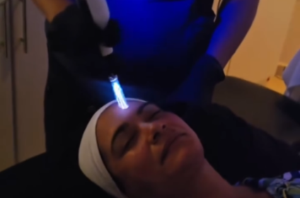 Tratamiento facial avanzado con tecnología plasma para la regeneración celular en Beatriz Beauty Boutique.